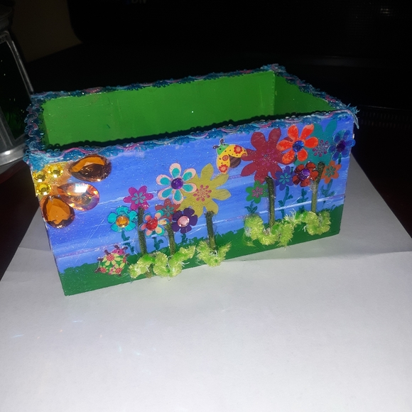 Hand painted decorated wood box - Picture 3 of 3